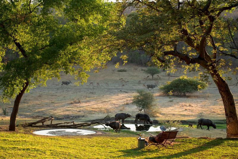 Stanley & Livingstone At Victoria Falls Extérieur photo